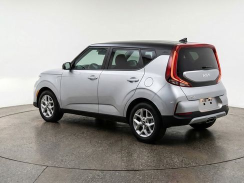 Used 2025 Kia Soul LX w/ LX Technology Package image 6