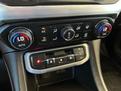 Certified 2023 GMC Acadia SLT w/ Preferred Package image 26