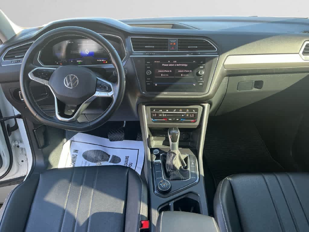Used 2024 Volkswagen Tiguan SE AWD/4WD image 10