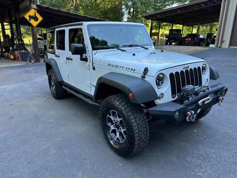 Used 2015 Jeep Wrangler Unlimited Rubicon w/ Connectivity Group AWD/4WD image 7
