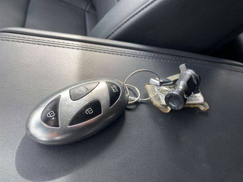 Used 2025 Hyundai Santa Fe SEL AWD/4WD image 25