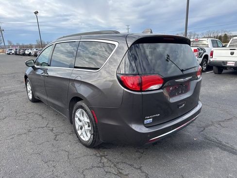 Used 2018 Chrysler Pacifica Touring Plus w/ Tire & Wheel Group image 10