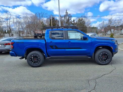 New 2025 Nissan Frontier SV image 3