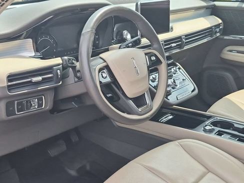 Certified 2022 Lincoln Corsair AWD w/ Premium Package image 11