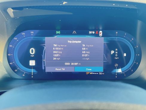 Used 2023 Volvo XC40 B5 Plus w/ Protection Package Premier image 17