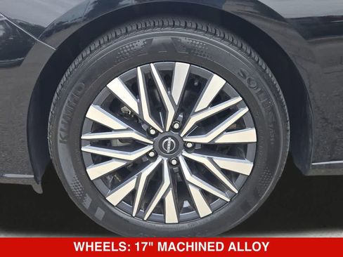 Used 2025 Nissan Altima 2.5 SV FWD image 12