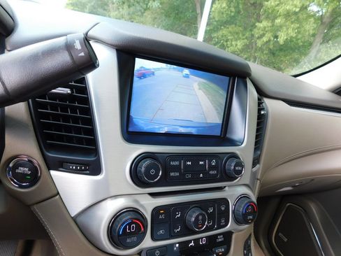 Used 2019 GMC Yukon SLT w/ Open Road Package AWD/4WD image 10
