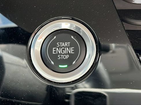 Used 2025 Buick Envision Avenir AWD/4WD image 29