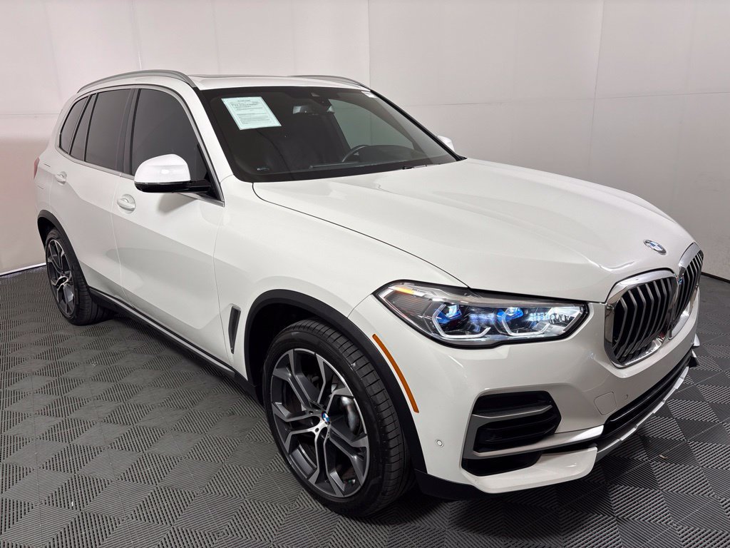 Certified 2023 BMW X5 sDrive40i w/ Executive Package RWD image 4