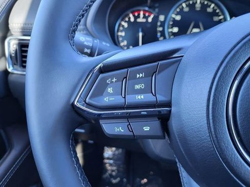 New 2025 MAZDA CX-5 Signature image 32