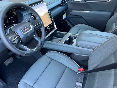 New 2026 GMC Acadia AT4 w/ Luxury Package AWD/4WD image 7