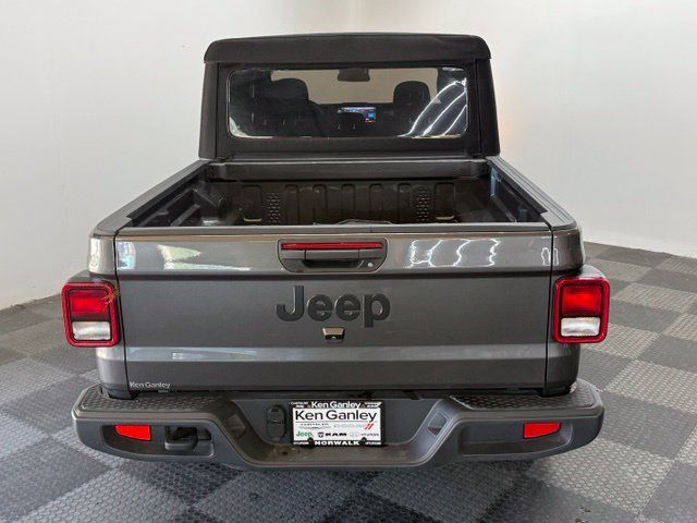 Certified 2024 Jeep Gladiator Sport AWD/4WD image 11