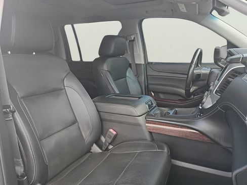 Used 2018 GMC Yukon XL SLT w/ Open Road Package AWD/4WD image 29