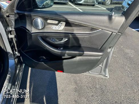 Used 2019 Mercedes-Benz E 300 4MATIC image 14