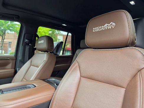 Used 2021 Chevrolet Tahoe High Country AWD/4WD image 12