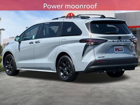 Used 2026 Toyota Sienna XLE Woodland Edition AWD/4WD image 8