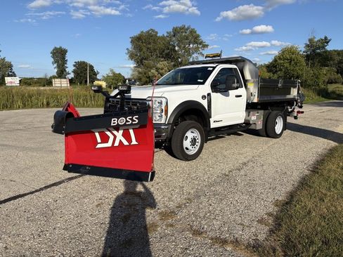 New 2025 Ford F550 4x4 Regular Cab Super Duty image 4