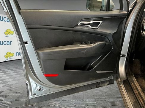 Used 2023 Kia Sportage LX image 10