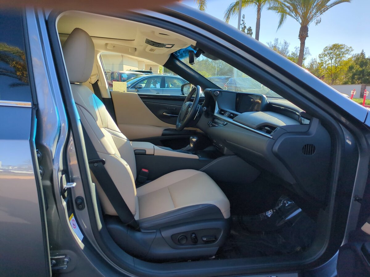 Used 2019 Lexus ES 350 w/ Premium Package FWD image 29