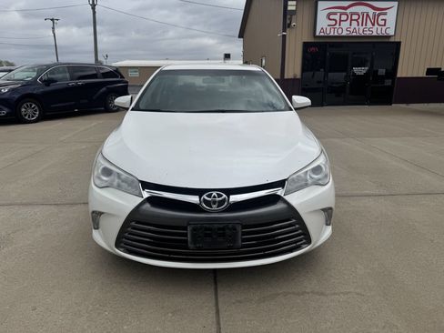 Used 2015 Toyota Camry XLE image 3