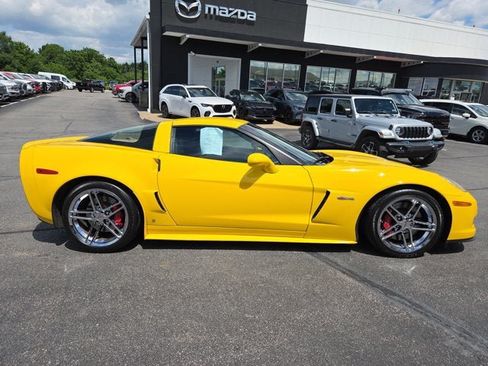 Used 2009 Chevrolet Corvette Z06 w/ Preferred Equipment Group RWD image 6