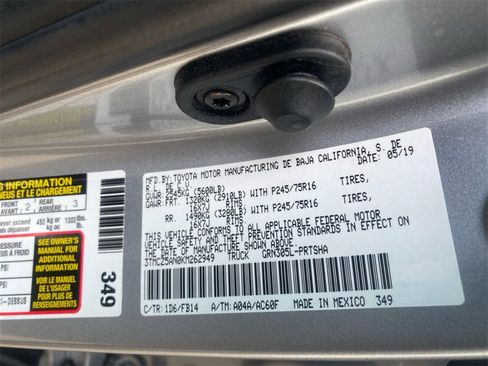 Used 2019 Toyota Tacoma SR image 29