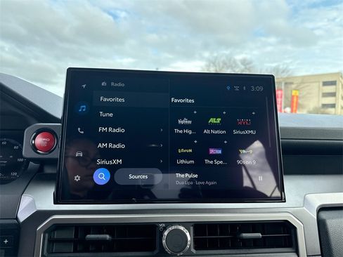 Used 2025 Toyota 4Runner TRD Off-Road Premium image 26