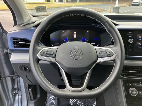 Used 2024 Volkswagen Taos SE image 20