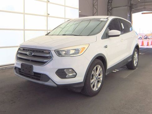 Used 2017 Ford Escape SE AWD/4WD image 1