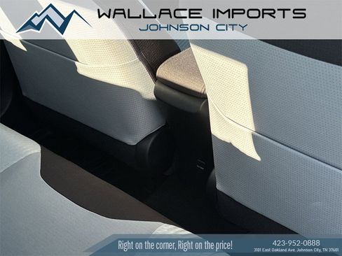 Used 2016 Toyota Prius Three w/ Advanced Technology Package image 42