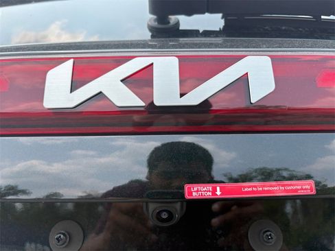 New 2025 Kia Seltos S image 17