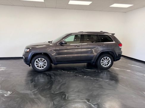 Used 2021 Jeep Grand Cherokee Laredo AWD/4WD image 18