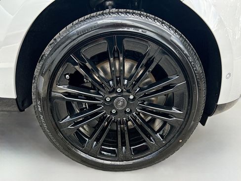 New 2025 Land Rover Range Rover SV image 36