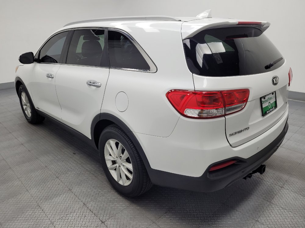 Used 2016 Kia Sorento AWD w/ LX Convenience Package image 3