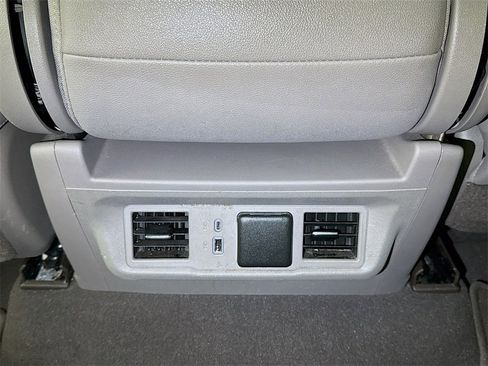 Used 2025 GMC Sierra 1500 SLT image 23