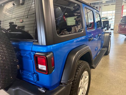 Used 2022 Jeep Wrangler Unlimited Sport w/ Cold Weather Group AWD/4WD image 30
