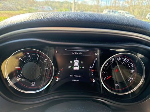 Used 2019 Dodge Challenger SXT image 14