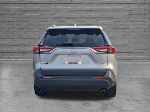 Used 2020 Toyota RAV4 XLE Premium FWD image 7