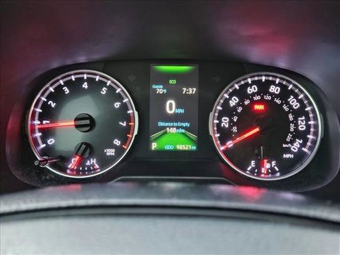 Used 2020 Toyota RAV4 LE image 11