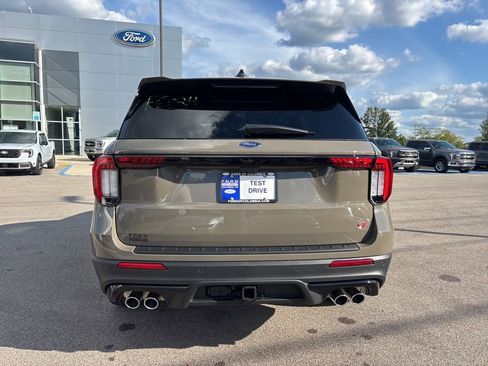 New 2026 Ford Explorer ST w/ Sun And Sound Package image 7