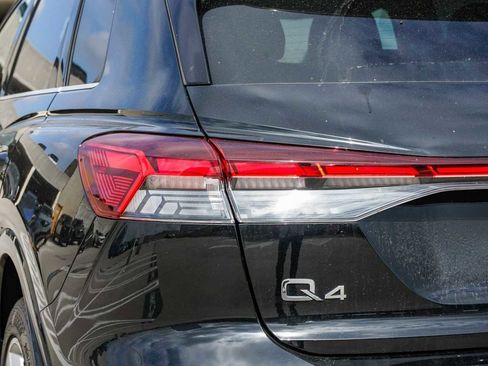 Used 2023 Audi Q4 e-tron Premium Plus w/ Premium Plus image 9