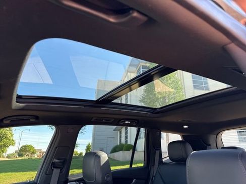 Used 2022 Cadillac XT6 Premium Luxury w/ Technology Package image 10