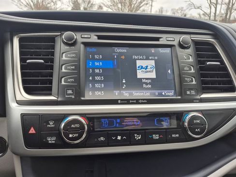 Used 2016 Toyota Highlander Limited image 21