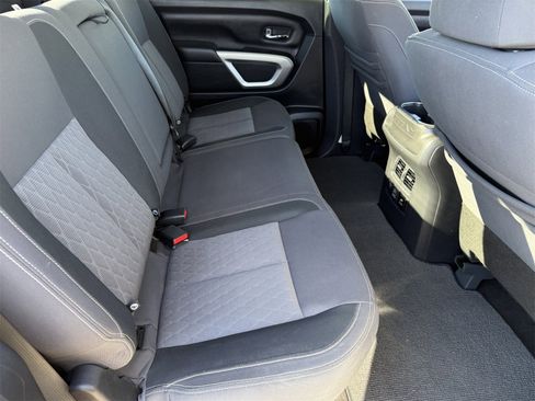 Used 2020 Nissan Titan SV w/ SV Convenience Package image 14