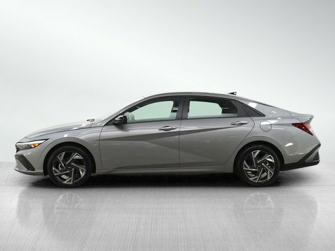 Certified 2025 Hyundai Elantra Sport FWD image 2