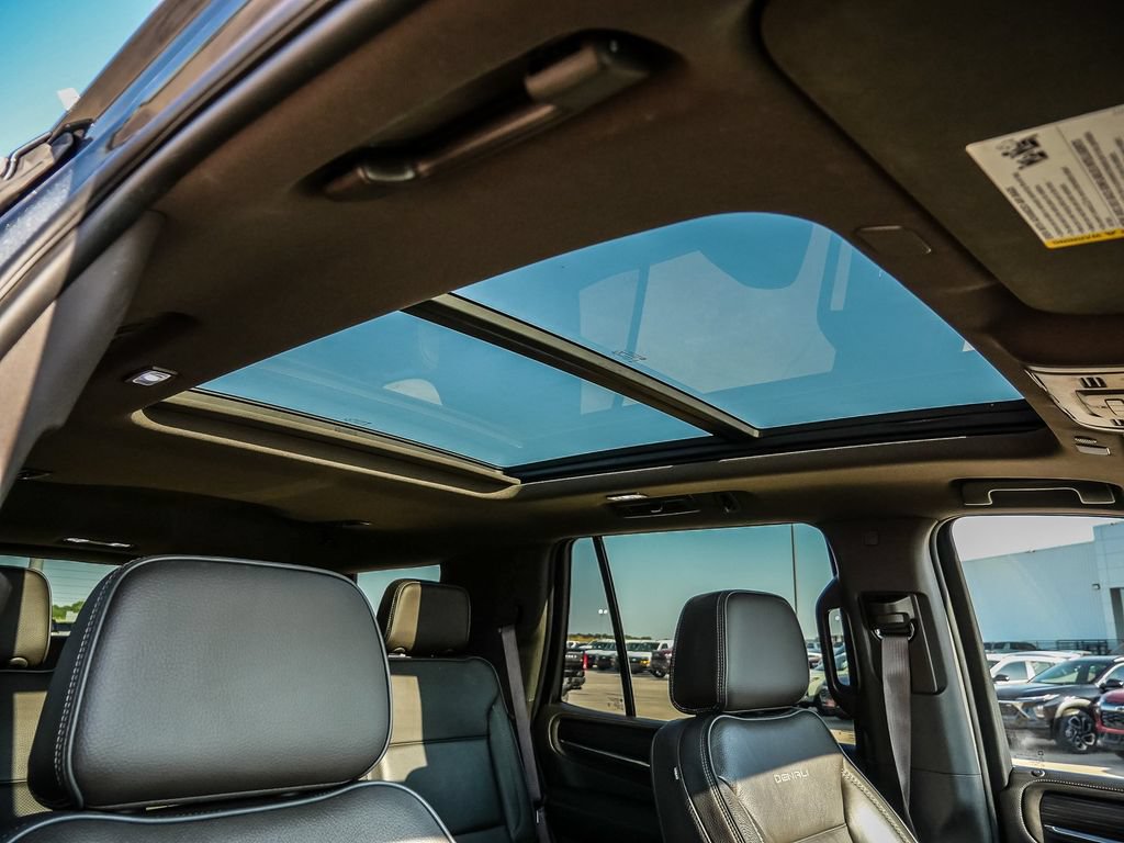 Used 2021 GMC Yukon Denali w/ Denali Premium Package RWD image 19
