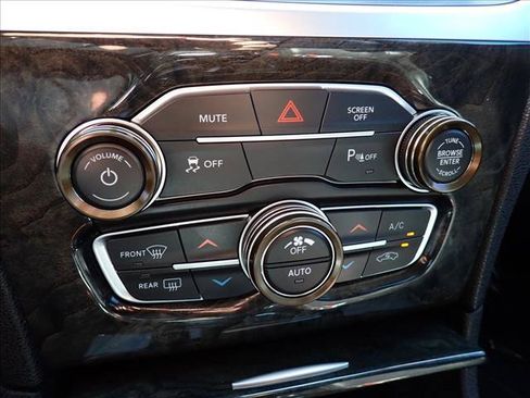 Used 2022 Chrysler 300 Touring L w/ Comfort Group AWD/4WD image 19