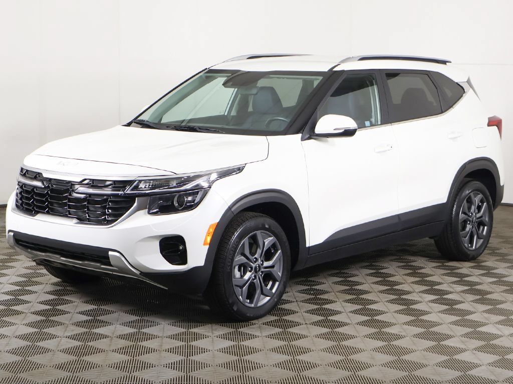 Used 2024 Kia Seltos S AWD/4WD image 8