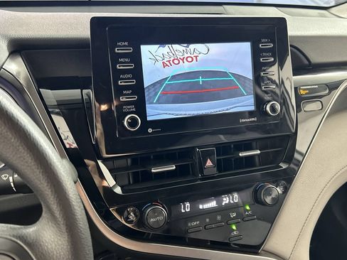 Used 2022 Toyota Camry LE w/ Carpet Mat Package (TMS) FWD image 18