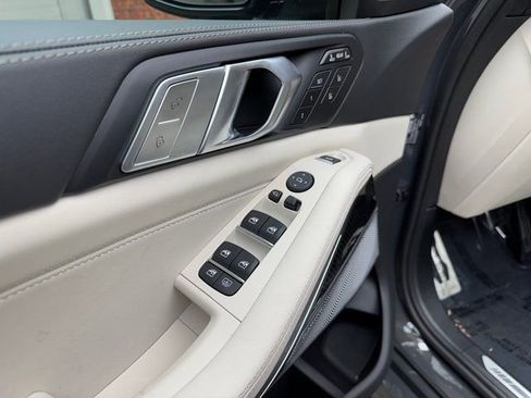 New 2026 BMW X7 M60i image 12